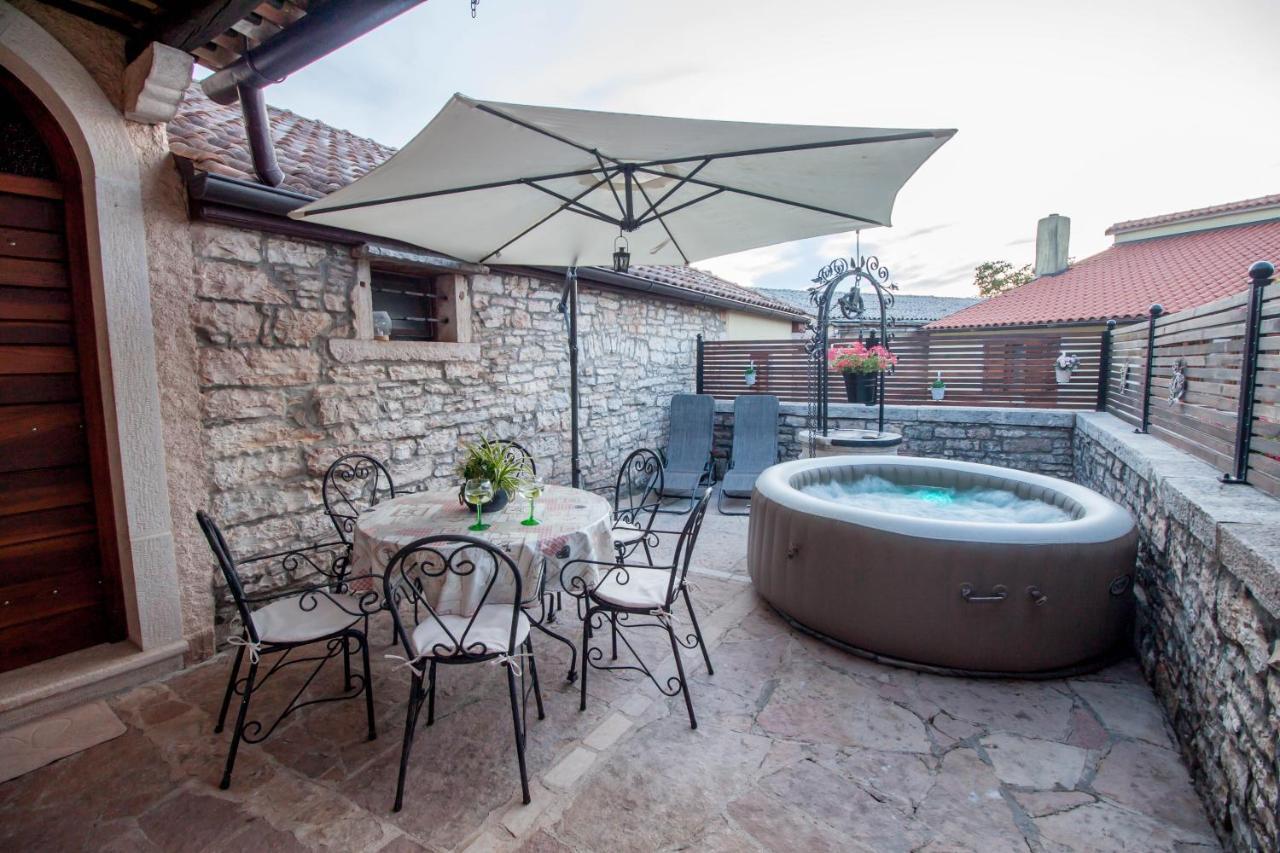 Stara Kuca Apartment Heki Bagian luar foto